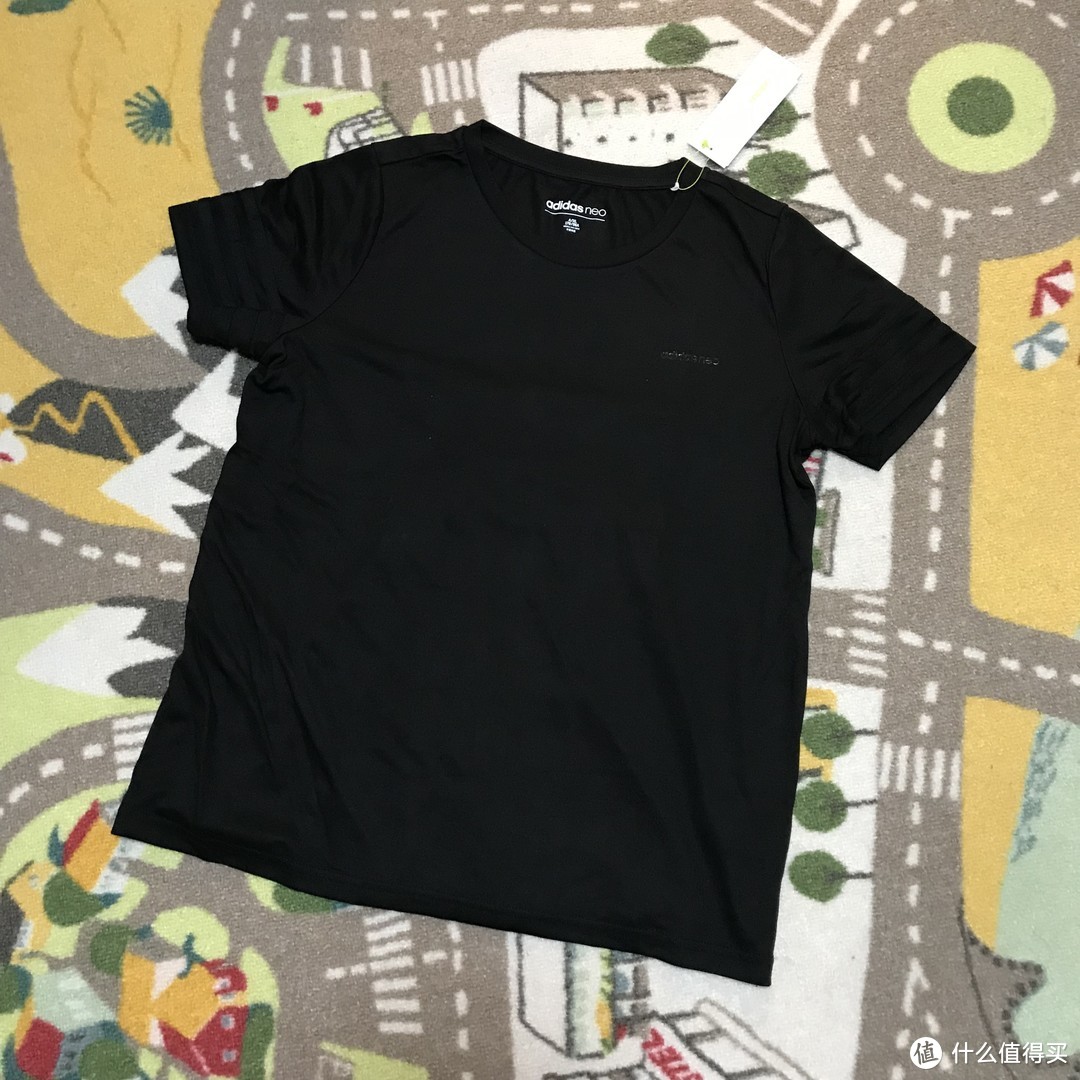 背后半透明的Adidas neo W CS PLT BK TEE 女式T恤