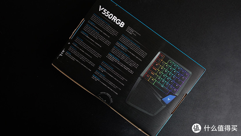 专为游戏而生——雷柏V550 RGB单手游戏机械键盘评测