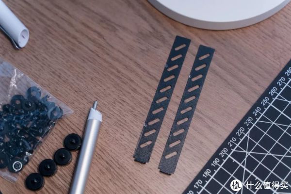 PCI插槽档板为一次性的，折断后不可恢复。