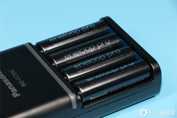 eneloop pro：套装内的是高容量eneloop充电电池