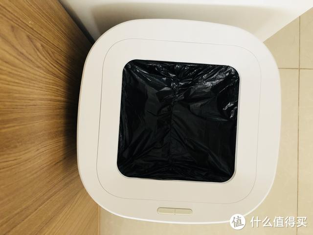 自动打包垃圾且像一件艺术品的拓牛智能垃圾桶 T Air