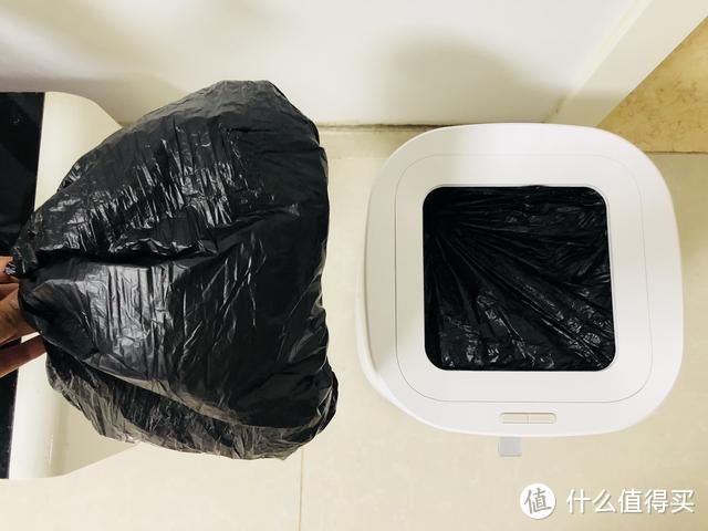 自动打包垃圾且像一件艺术品的拓牛智能垃圾桶 T Air