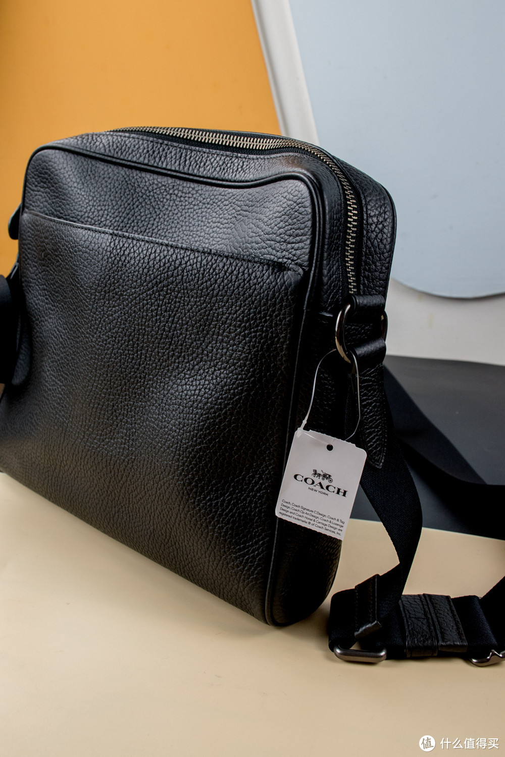 低调实用,正品好价-618入手的 coach 蔻驰 男士黑色真皮单肩斜挎包 f