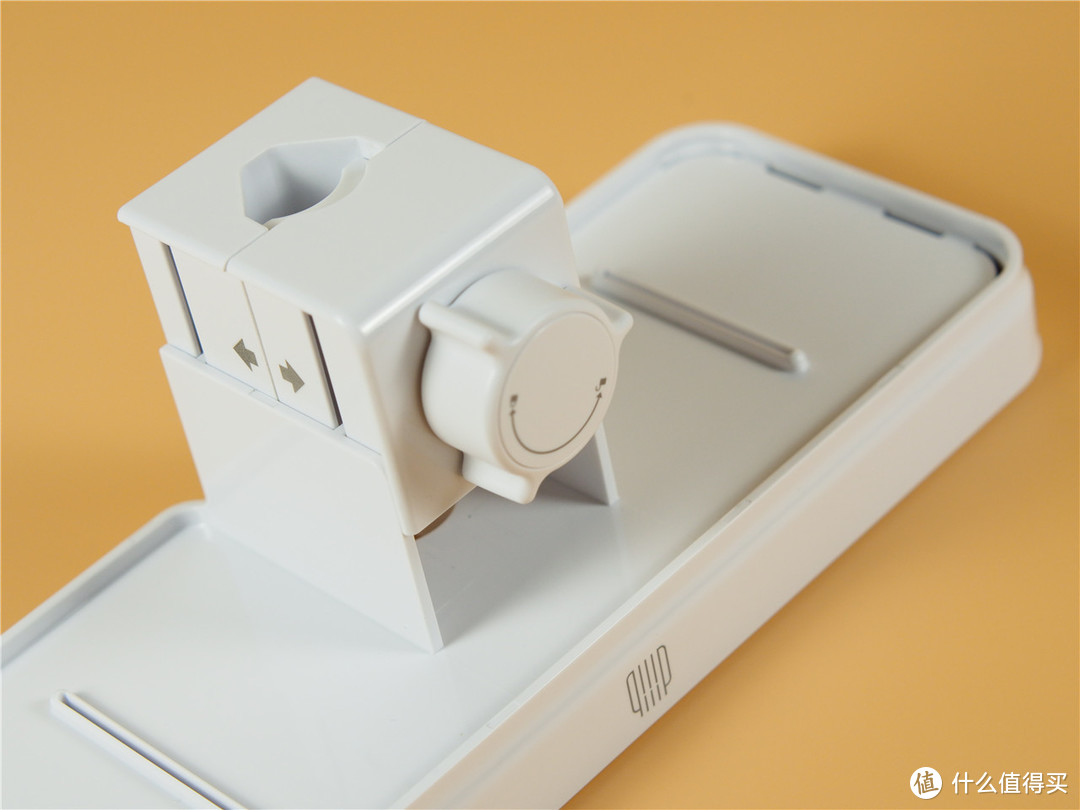 「超逸酷玩」利用大白小方盒易装置物架来拓展洗浴间摆放空间