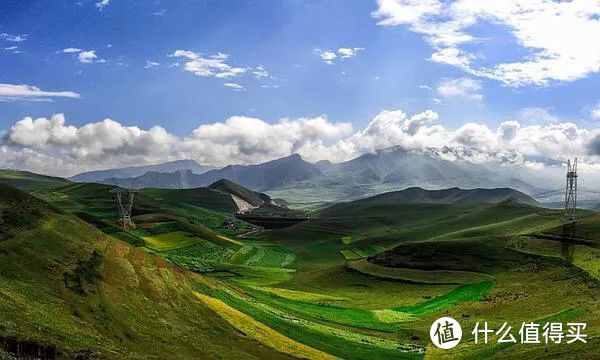 青海|中国也有天空之镜！油菜花田，七彩丹霞，最好的风景在西北