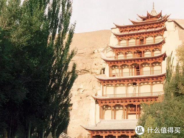 青海|中国也有天空之镜！油菜花田，七彩丹霞，最好的风景在西北