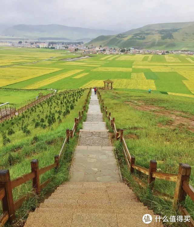 青海|中国也有天空之镜！油菜花田，七彩丹霞，最好的风景在西北