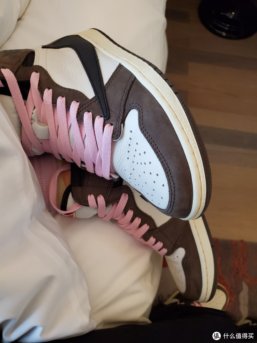 2019年度鞋王？AJ1 x Travis Scott “倒钩”联名开箱