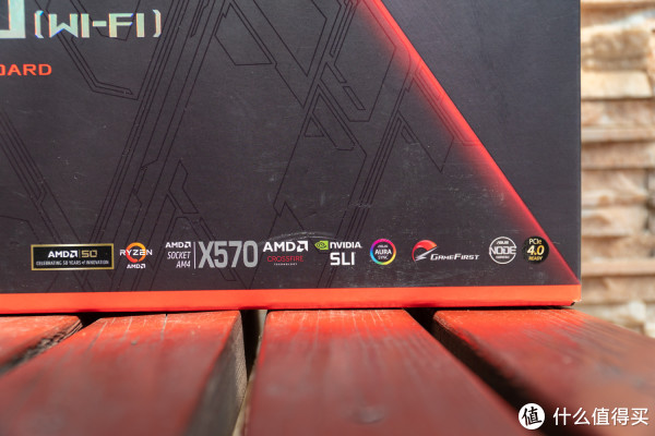 AMD五十周年、AMD RYZEN、X570、AMD Crossfire、NVIDIA SLI、AURA SYNC、GameFirst、ASUS NODE、PCIe 4.0