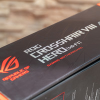 玩家国度CROSSHAIR VIII HERO(WI-FI)主板外观展示(天线|网口|按键|接口)