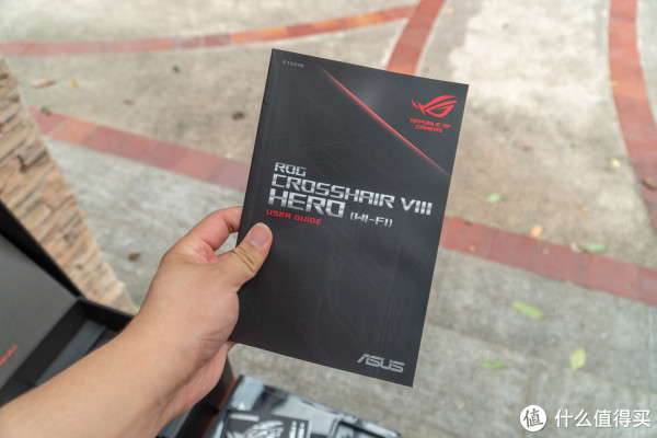 包装的第二层可以看到说明书