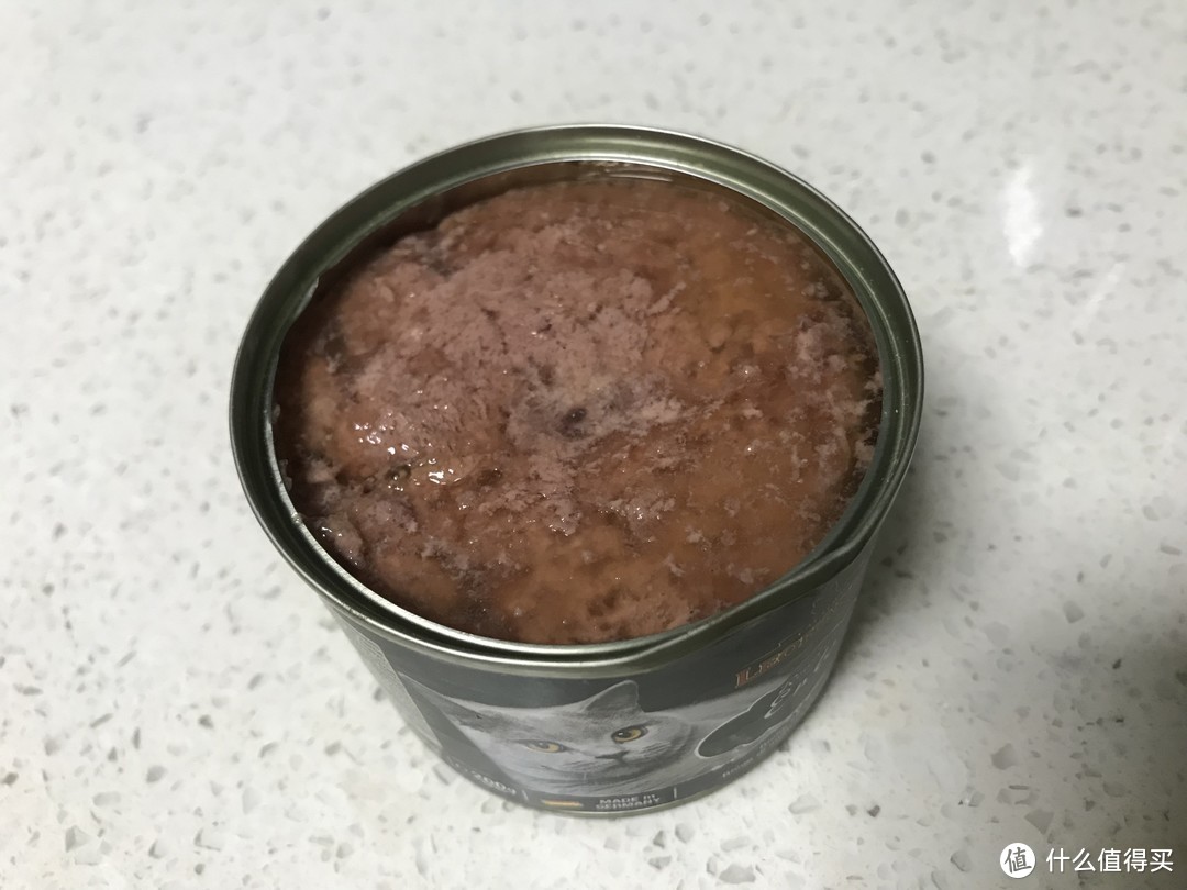 这罐打开倒不是很满溢，肉冻和胶质不多