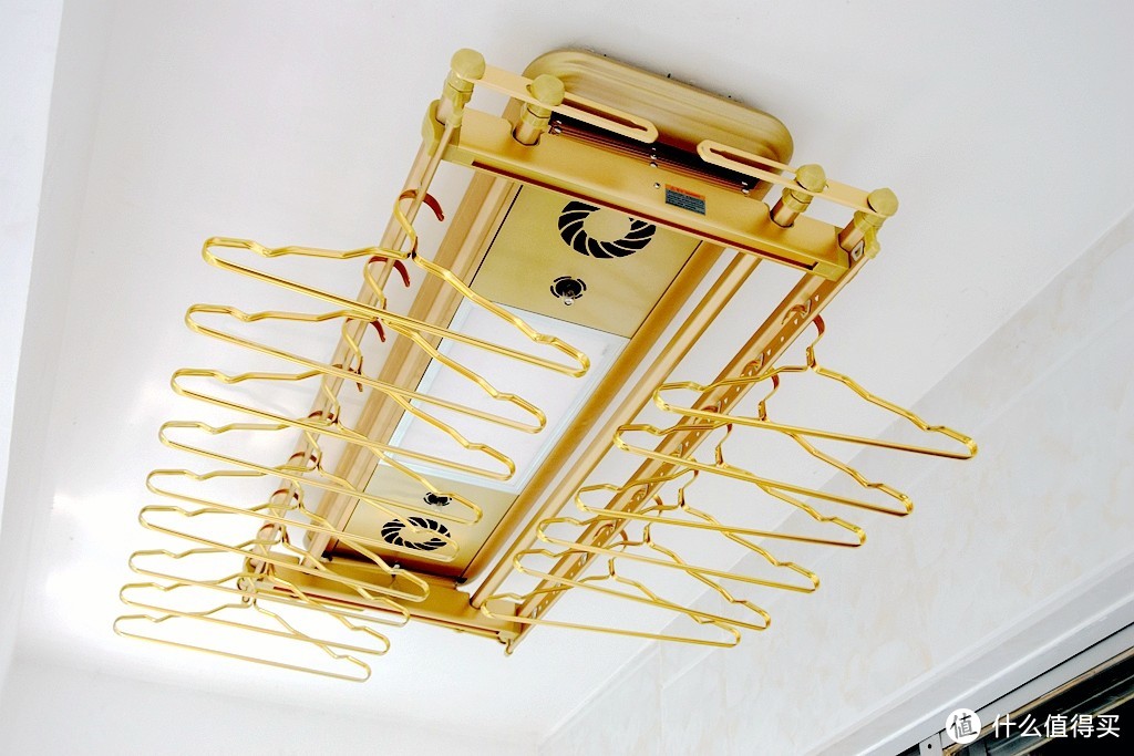 生活阳台装修升级！集晾晒杀菌风干照明于一体的HOROW电动晾衣架