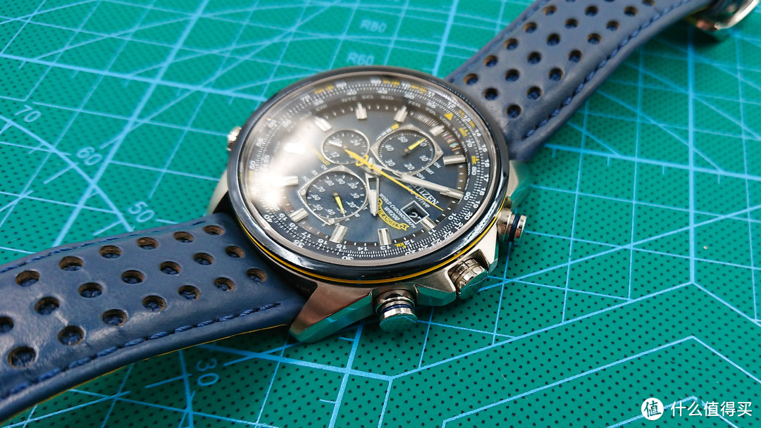 CITIZEN 西铁城 蓝天使 AT8020-03L，一款能自己打鸡血的光动能电波表