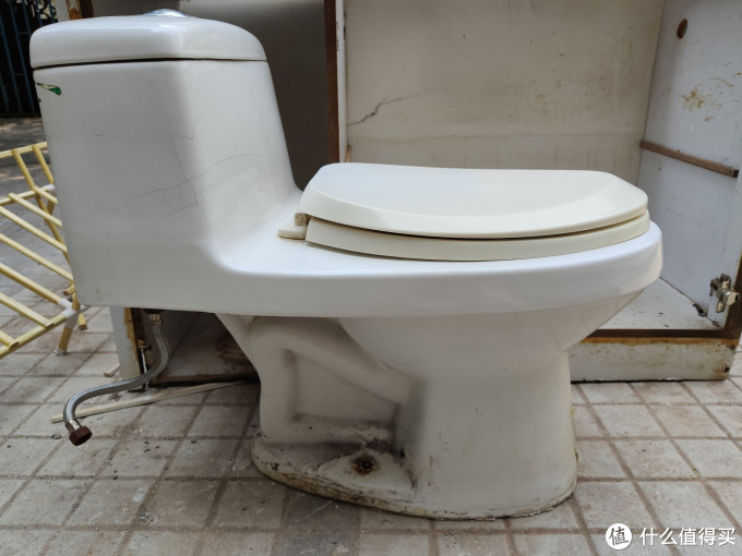 旧马桶的拆除与处理