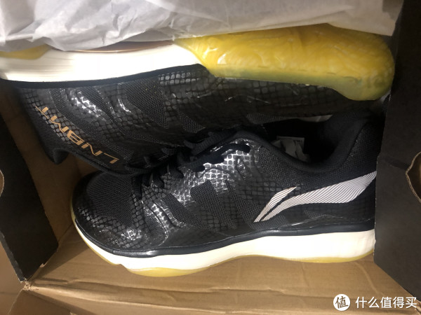 这是不是角度问题?我的鞋子看起来不像