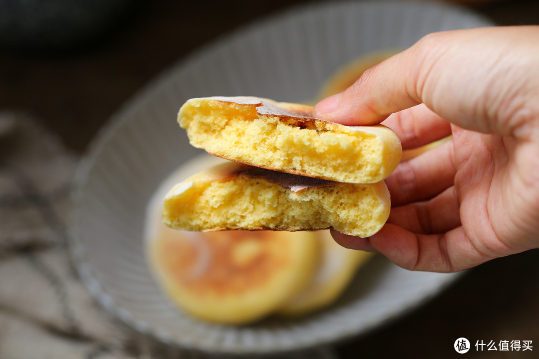 玉米面做饼吃着太硬和面时注意这一点暄软香甜口感不输白馒头