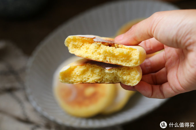 玉米面做饼吃着太硬,和面时注意这一点,暄软香甜口感不输白馒头