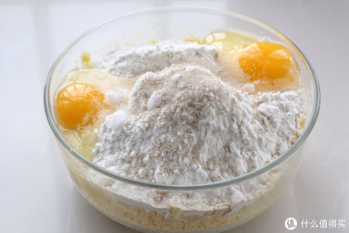玉米面做饼吃着太硬,和面时注意这一点,暄软香甜口感不输白馒头