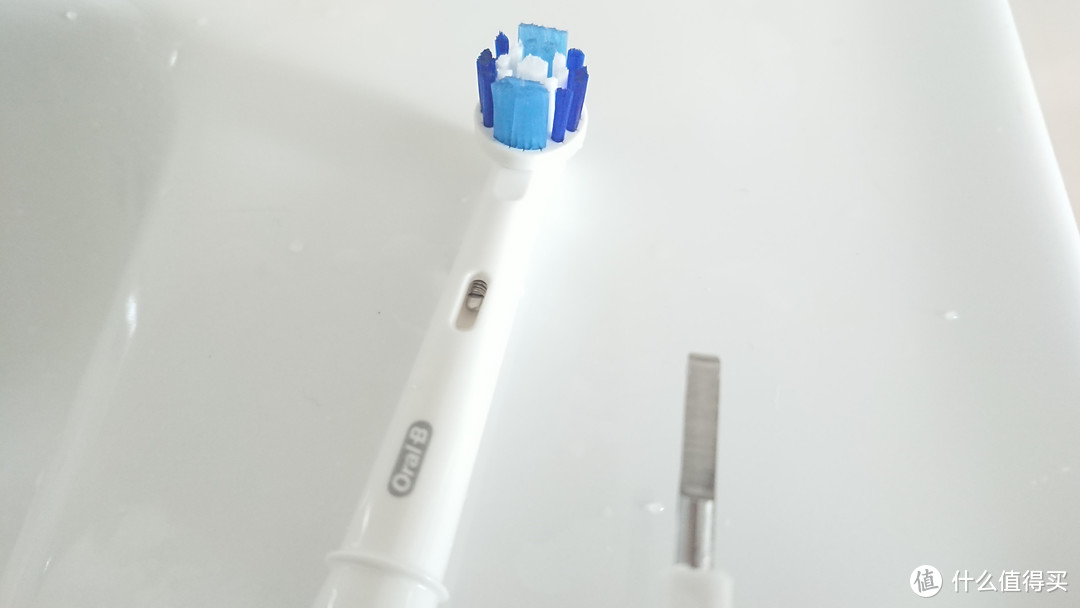 Oral B 欧乐B D12电钻 让刷牙有一份高级感&一年量的欧乐B牙膏开箱