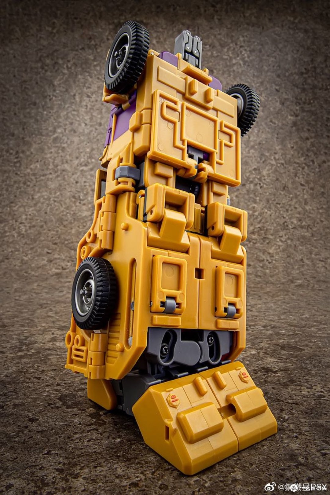 反光镜实物图将包括50多个与《教父》,《变形金刚》,《碟中谍》等