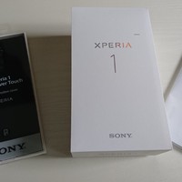 索尼 Xperia 1 手机外观展示(充电器|数据线|耳机)