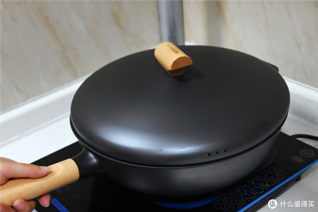 小米生态链圈厨推出真铁锅，快速导热，健康无涂层