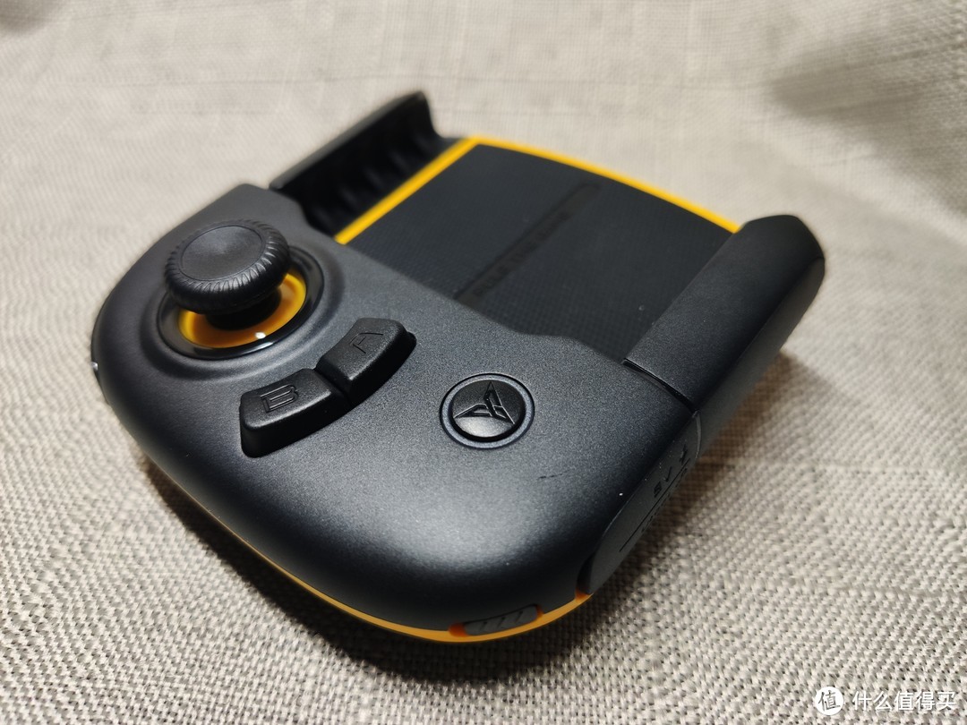 飞智 黄蜂2 单手手柄 开箱上手评测---手感真tmd爽!