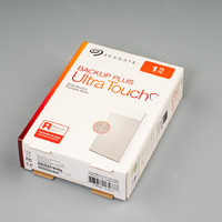 希捷Backup Plus Ultra Touch 1TB硬盘外观展示(线材|接口|外壳)