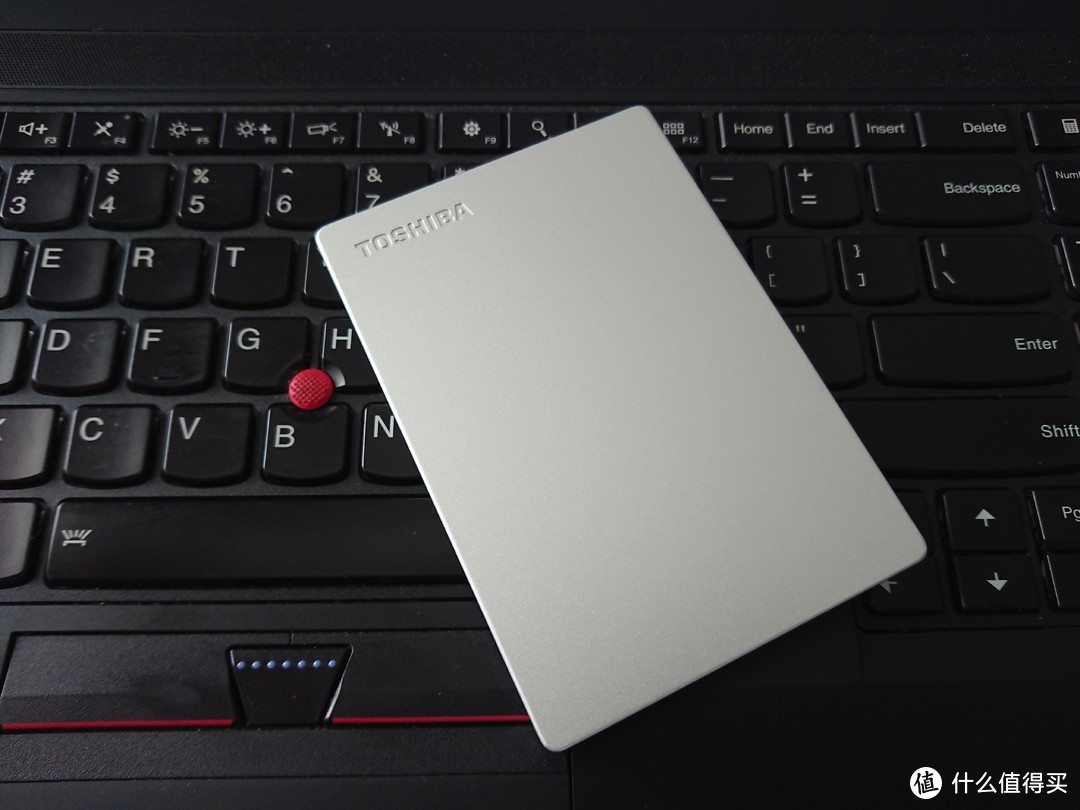 TOSHIBA 东芝 Slim 2T 移动硬盘，为摄影后添多一份保险