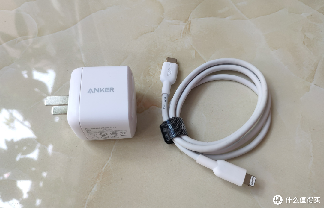 苹果要开机充电！Anker&C to Lightning套装测试报告