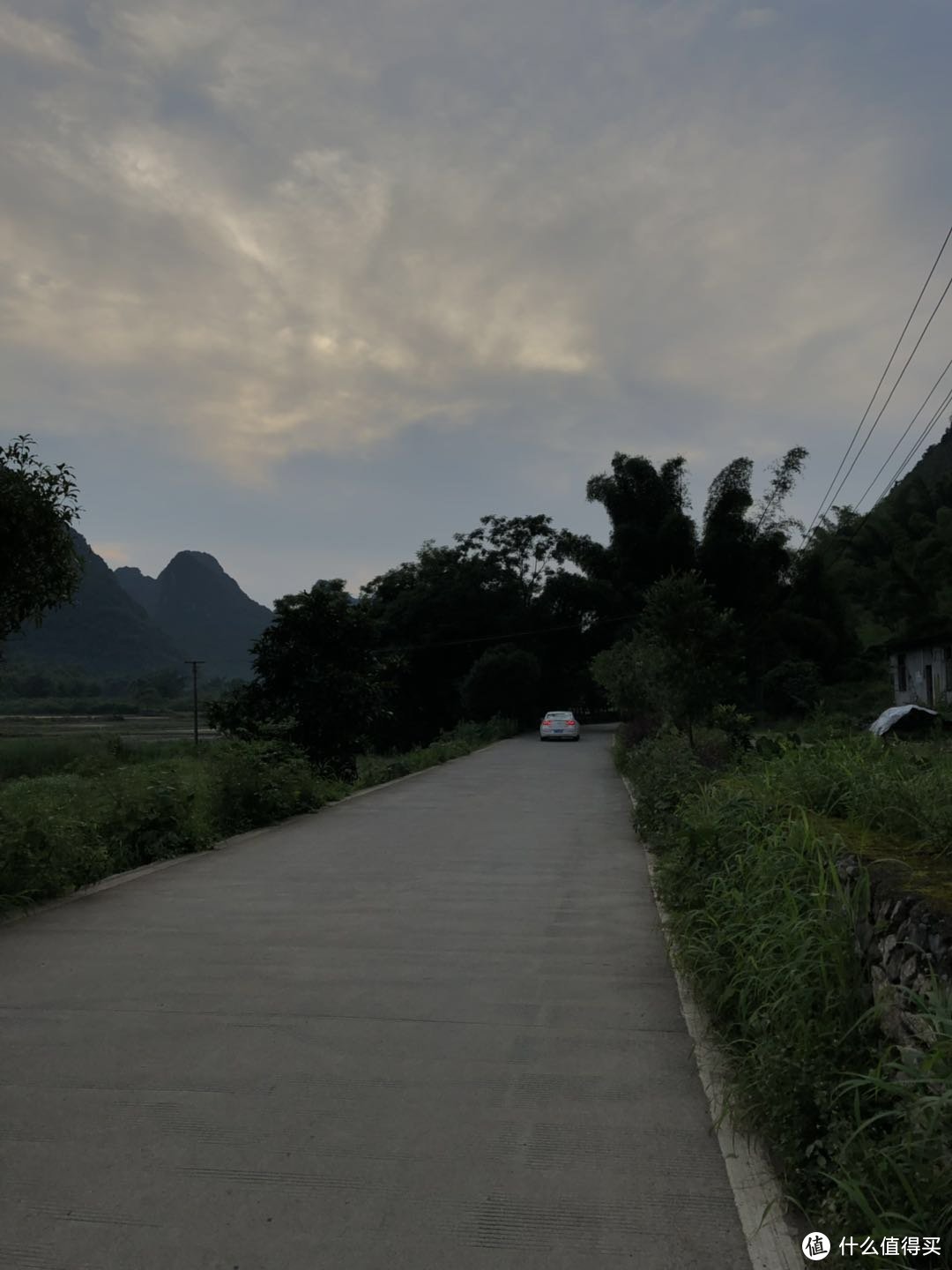 空荡的乡间小路