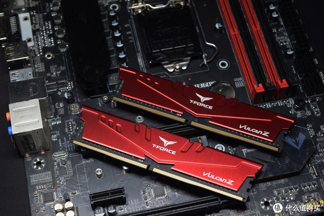 先入为敬，十铨T-FORCE VulcanZ DDR4 3200内存条装机点评