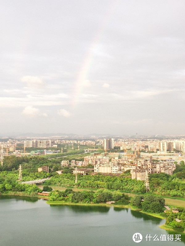 难得一见的雨后彩虹