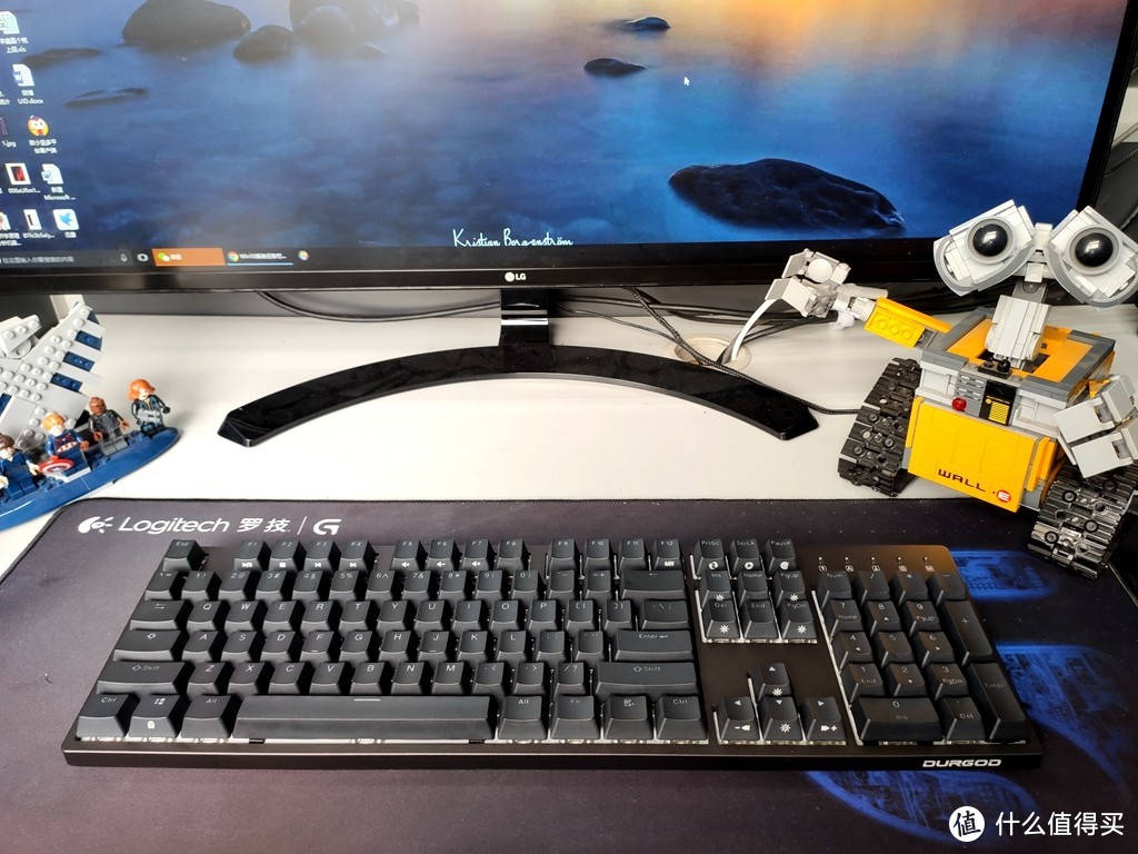 办公装备电竞化的最后闭环，RGB就是生产力有了他码字都更带劲，杜伽K310樱桃茶轴RGB机械键盘