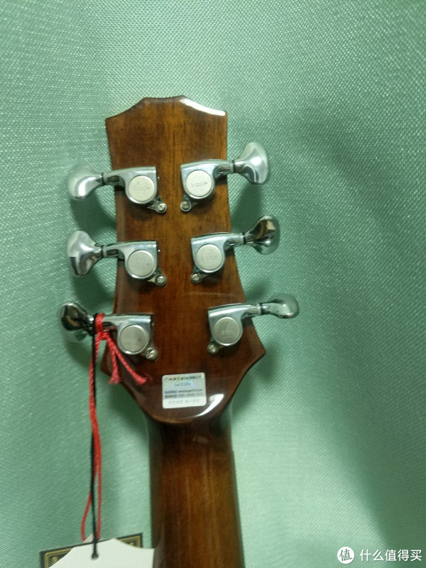 琴头背面