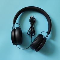 Beats EP入门耳机佩戴感受(重量|耳罩|头梁|材质|连接线)