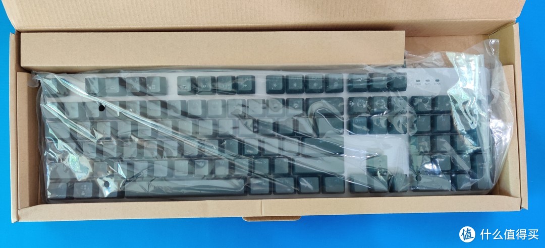 罗技 K845 机械背光键盘开箱