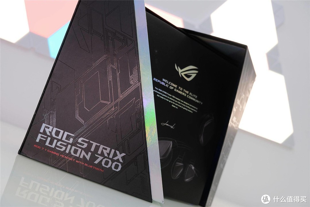 音效牛颜值高，可触控的ROG Strix Fusion700开箱评测