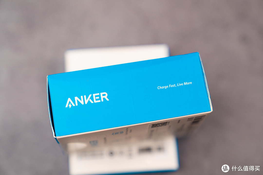 Anker GaN快充到底有多狠？小体积下大功率 出门只带这种充电器也不错