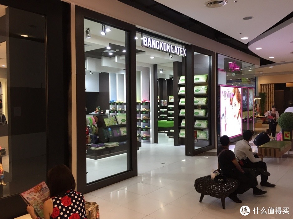 泰国曼谷Big C购物中心的Bangkok Latex乳胶店