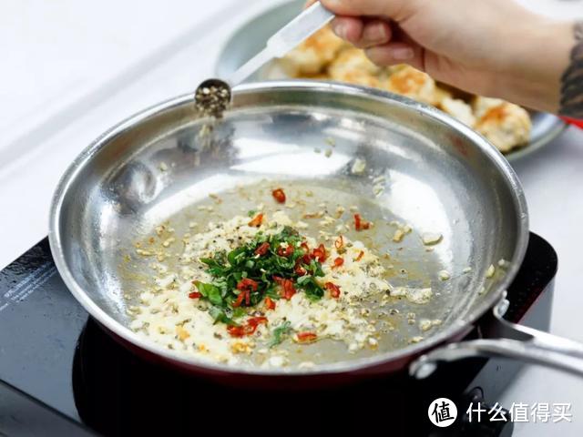 生酮食谱：健康鸡肉丸子配黄瓜意面