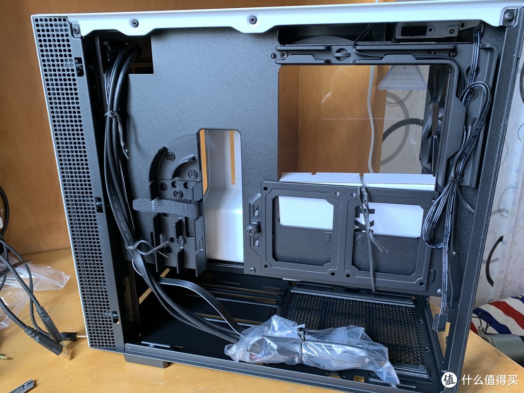 小升级，小瑕疵，恩杰 NZXT H210白色itx机箱开箱和装机