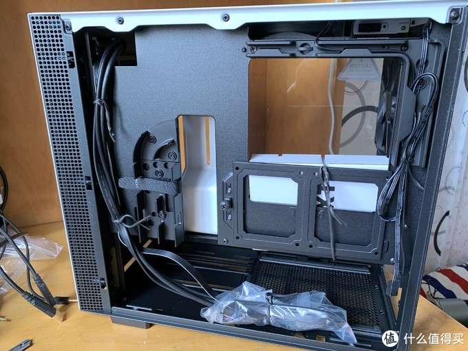 小升级，小瑕疵，恩杰 NZXT H210白色itx机箱开箱和装机