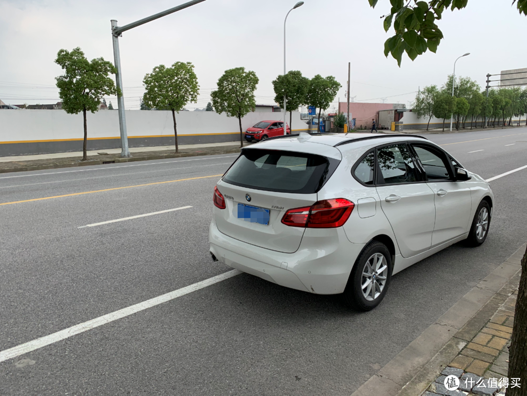 家用旅行车（买菜车）， 华晨宝马218i值得买吗？