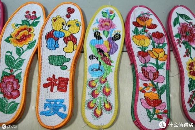 国产软木鞋垫VS国外软木鞋垫,到底谁才是最后的赢家?