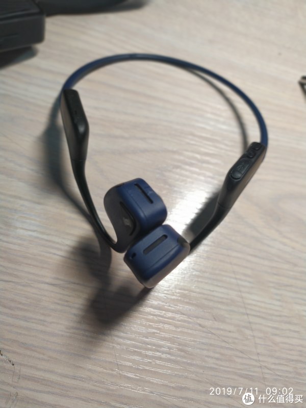 传导音乐的长条型孔