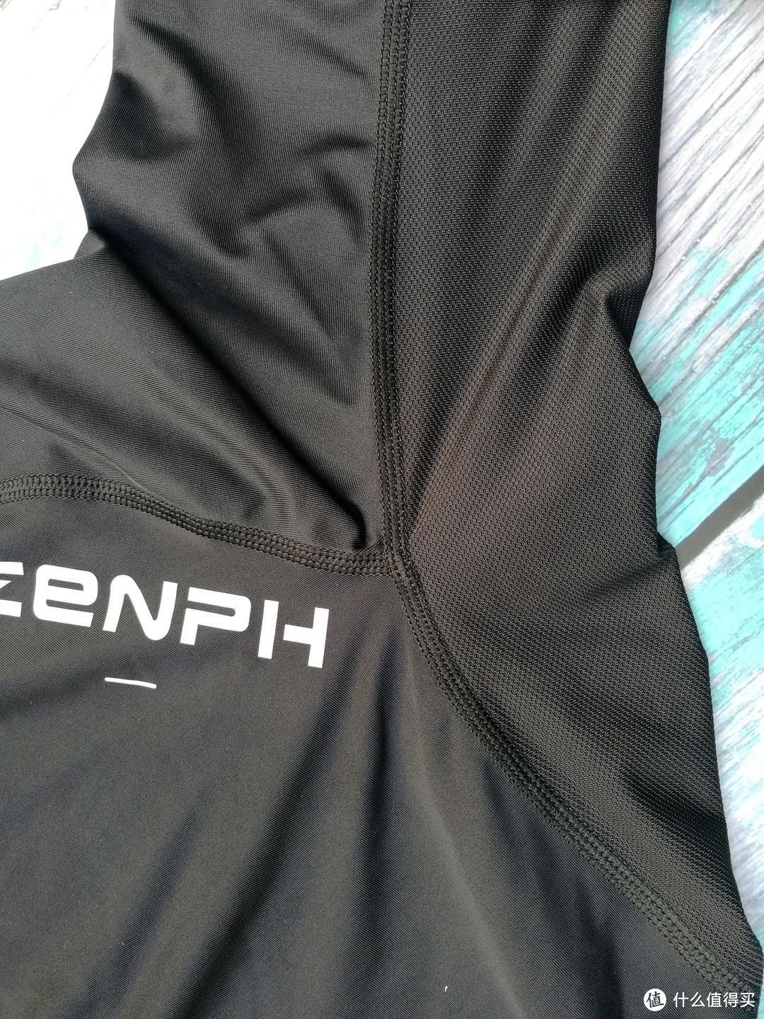 智能穿戴的“穿”--ZENPH早风智能健身跑步运动衣