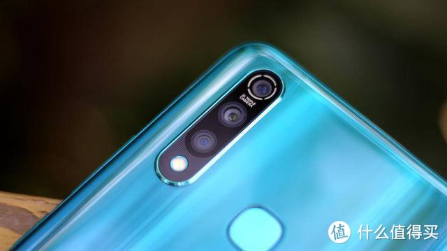 配置性能以及外观均衡，堪称次旗舰，惊喜要远大于遗憾-vivo Z5x