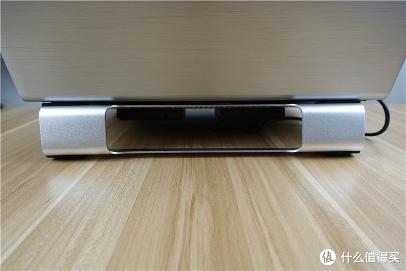 Orico铝合金笔记本散热器：舒适办公，大风量，散热效果杠杠嘀